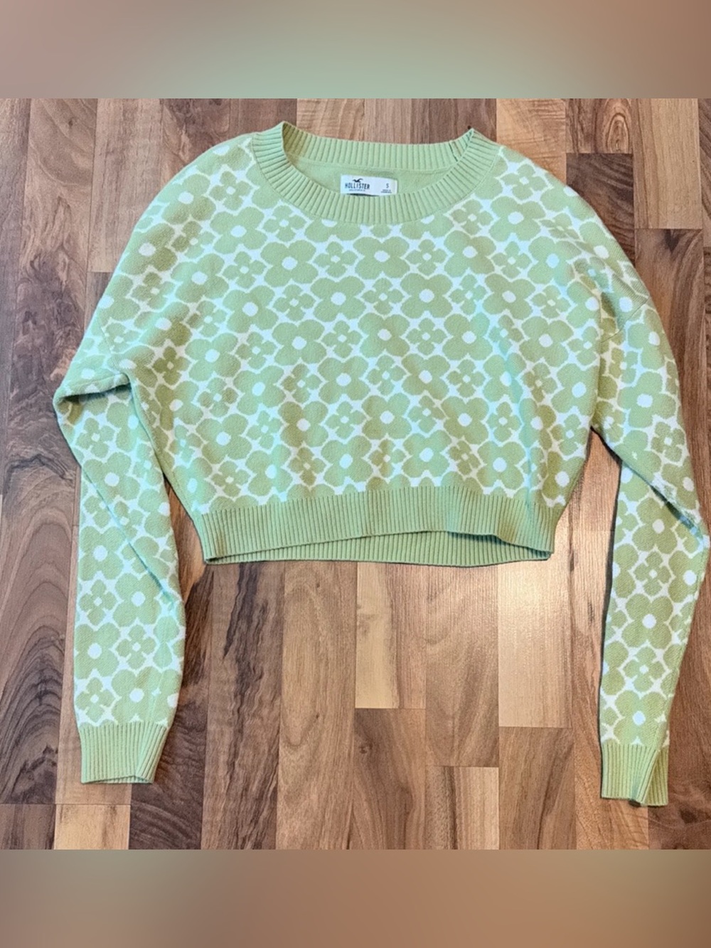 Hollister Mint Green & White Patterned Cropped Crewneck Sweater